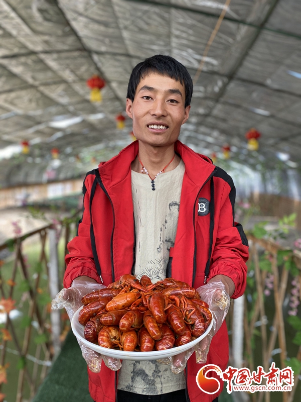 【甘肅省決戰(zhàn)決勝脫貧攻堅】“蝦老板”胡國泰脫貧錄：先交“學(xué)費”后致富