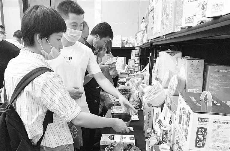 甘肅首次發(fā)布200個“甘味”農(nóng)產(chǎn)品品牌 現(xiàn)場簽訂購銷訂單9項(xiàng)