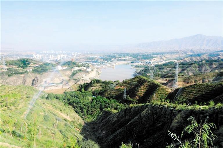 風(fēng)景這邊獨好好——寫在永靖縣黃河劉家峽庫區(qū)北岸綜合治理和高質(zhì)量發(fā)展項目開工之際