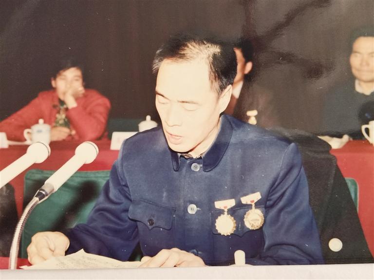 尋訪百名先鋒黨員  他用13年的時(shí)間完成28年的工作量——記“刀具大王”、全國勞模、蘭州通用機(jī)器廠工人技師蘆聚才