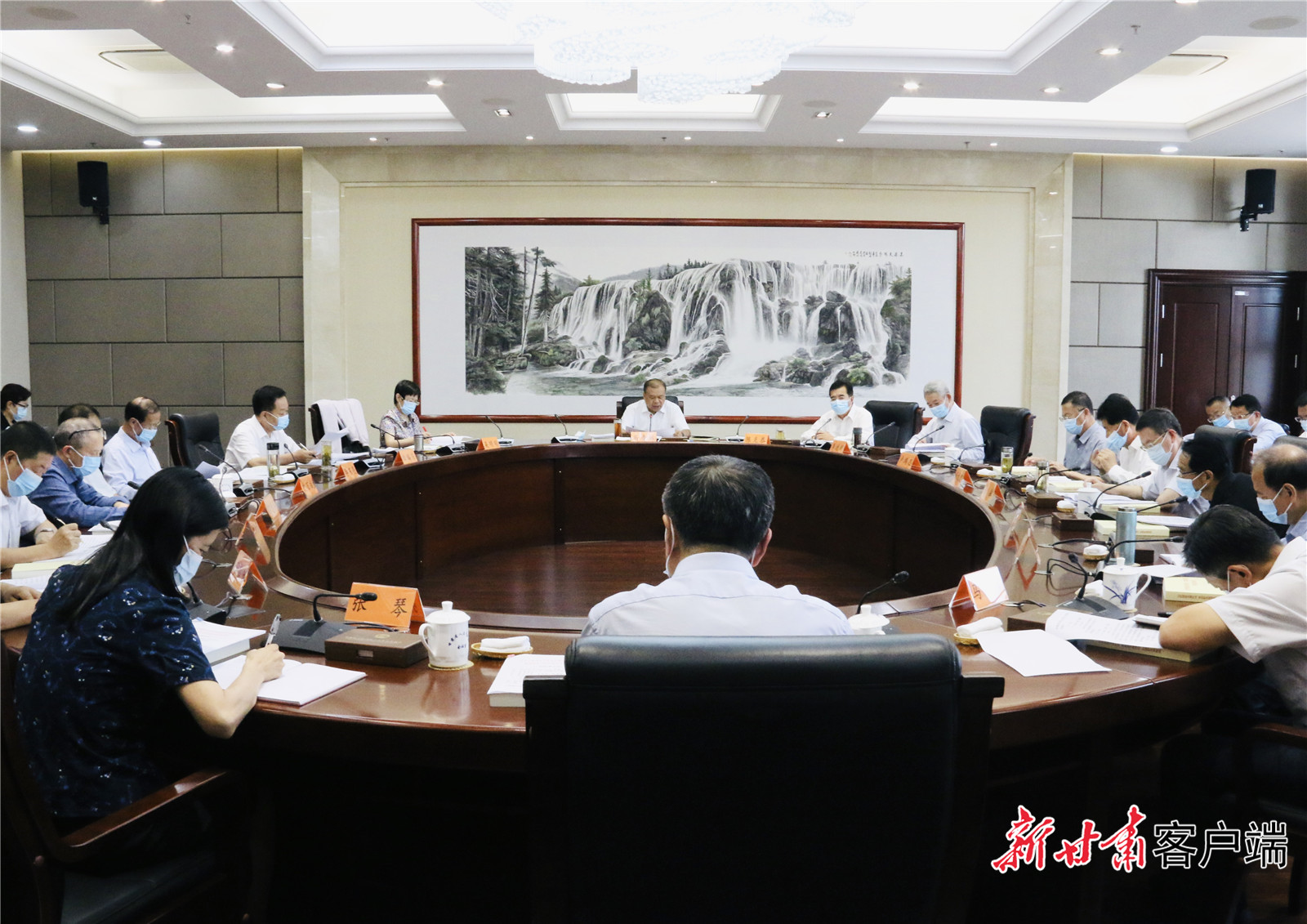 甘肅省人大常委會黨組（擴(kuò)大）會議暨理論學(xué)習(xí)中心組學(xué)習(xí)會議召開