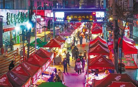 蘭州市城關(guān)區(qū)正寧路小吃夜市、南關(guān)民族風(fēng)味一條街恢復(fù)營(yíng)業(yè)