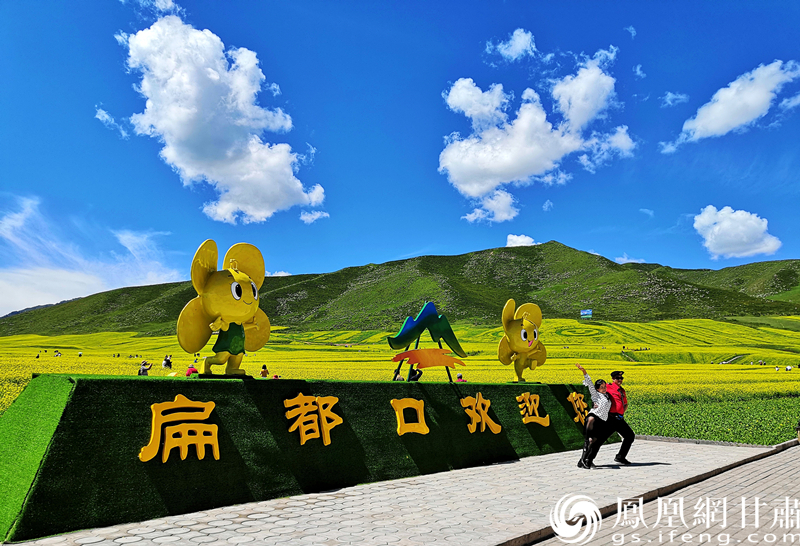 河西走廊張掖扁都口，古絲綢之路要道。王振武 攝