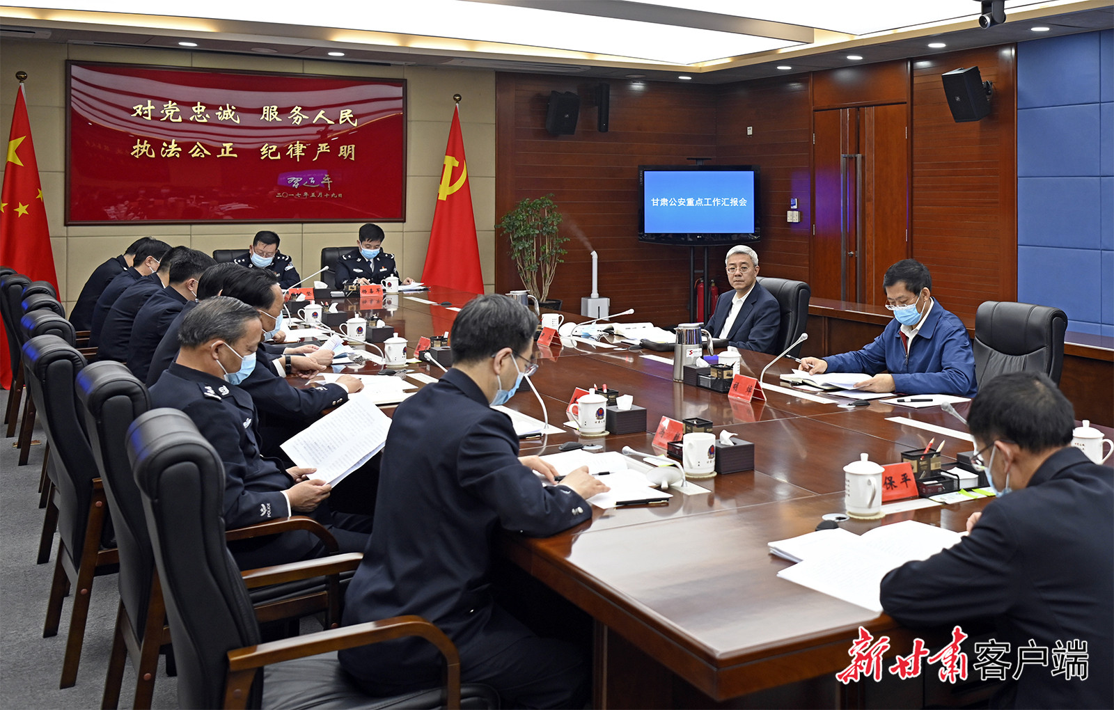 【甘快看】尹弘在甘肅省公安廳調(diào)研時(shí)強(qiáng)調(diào)：堅(jiān)持政治建警鍛造公安鐵軍，全力以赴防風(fēng)險(xiǎn)保安全護(hù)穩(wěn)定