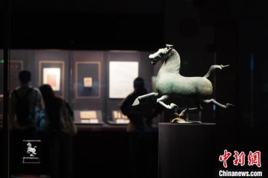 甘肅省博物館展出的“銅奔馬”。
