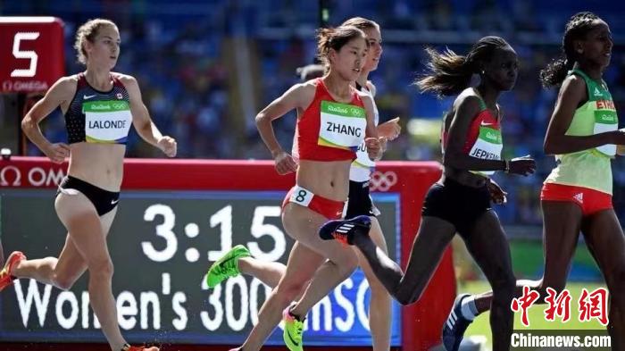 2016年8月，中國選手張新艷參加里約奧運會田徑女子3000米障礙賽預(yù)賽。(資料圖) 受訪者供圖